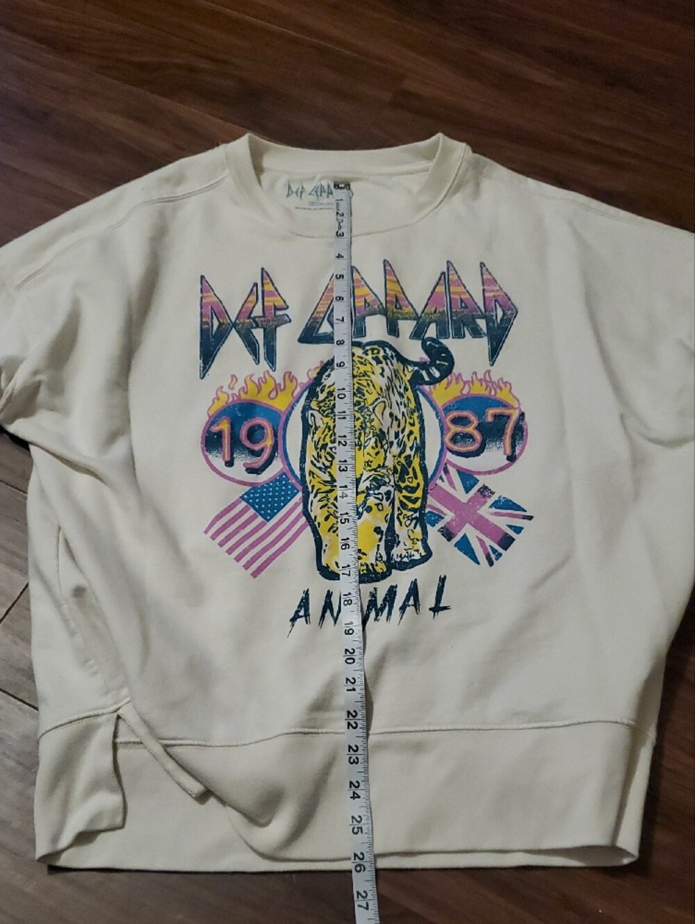Def Leppard Cream Graphic Crewneck Sweatshirt with Animal Print - Picture 7 of 9